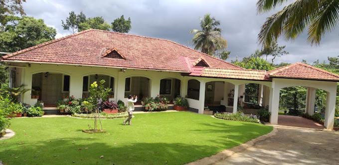 Emerald Castle Villa Madikeri Zewnętrze zdjęcie
